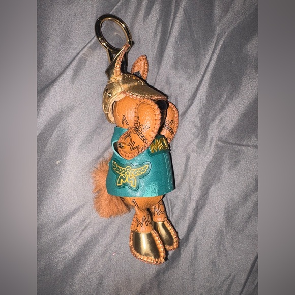 MCM Park Rabbit Charm - Picture 4 of 6